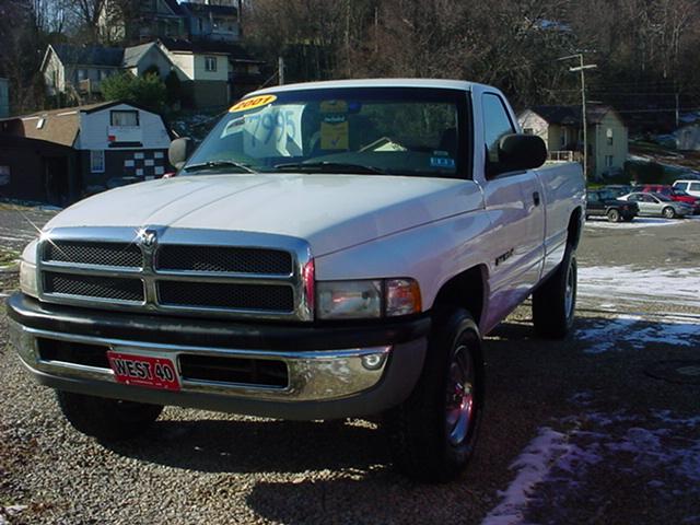 Dodge Ram Pickup 2001 photo 1