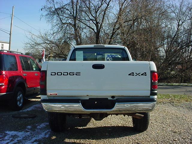 Dodge Ram Pickup 2001 photo 2