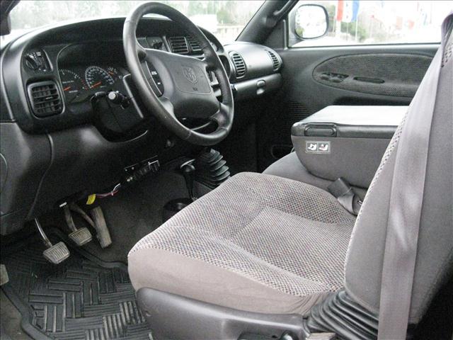 Dodge Ram Pickup 2001 photo 5
