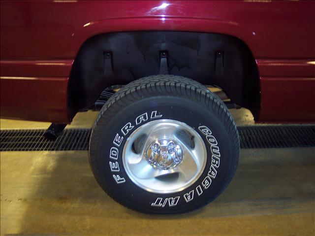Dodge Ram Pickup 2001 photo 2