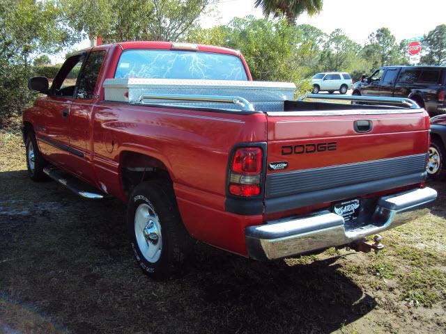 Dodge Ram Pickup 2001 photo 1
