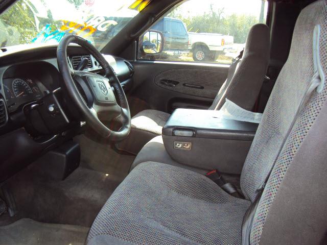 Dodge Ram Pickup 2001 photo 3