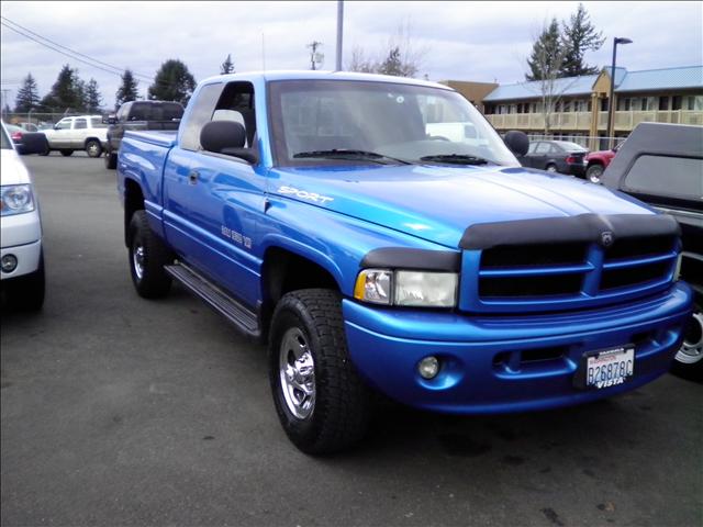 Dodge Ram Pickup 2001 photo 1