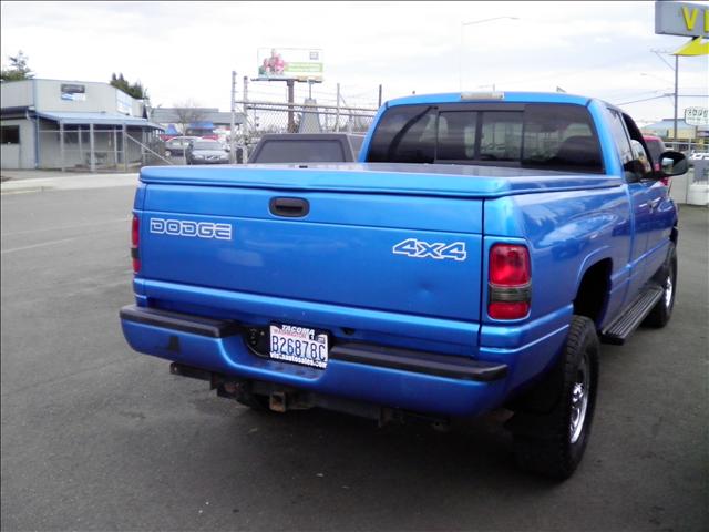Dodge Ram Pickup 2001 photo 4