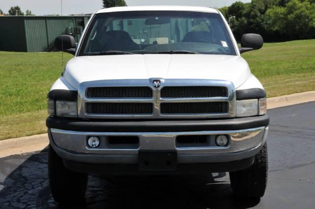 Dodge Ram Pickup 2001 photo 1