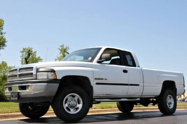 Dodge Ram Pickup 2001 photo 2