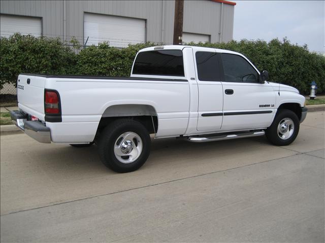 Dodge Ram Pickup 2001 photo 2