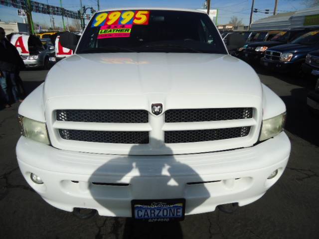 Dodge Ram Pickup 2001 photo 2