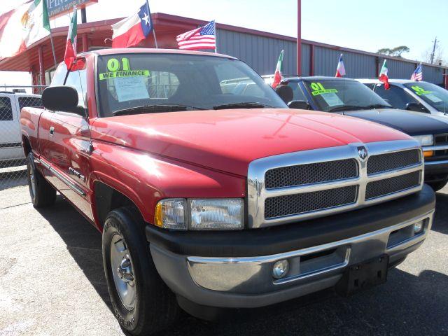 Dodge Ram Pickup 2001 photo 2