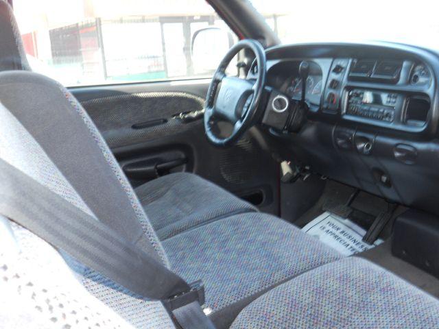 Dodge Ram Pickup 2001 photo 4