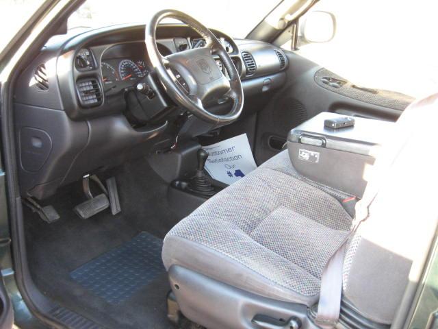 Dodge Ram Pickup 2001 photo 1