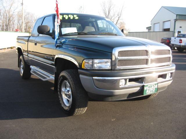 Dodge Ram Pickup 2001 photo 2