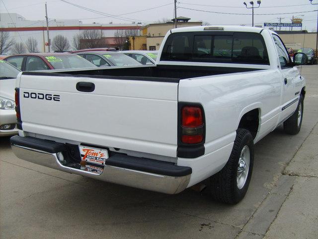 Dodge Ram Pickup 2001 photo 1