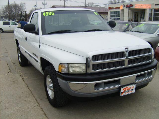 Dodge Ram Pickup 2001 photo 4