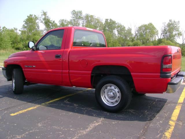 Dodge Ram Pickup 2001 photo 3