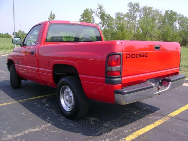 Dodge Ram Pickup 2001 photo 4