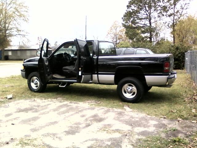 Dodge Ram Pickup 2001 photo 3