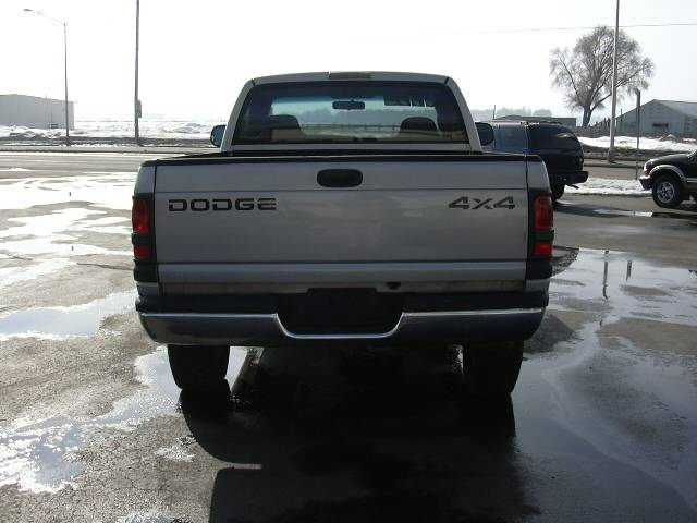 Dodge Ram Pickup 2001 photo 2