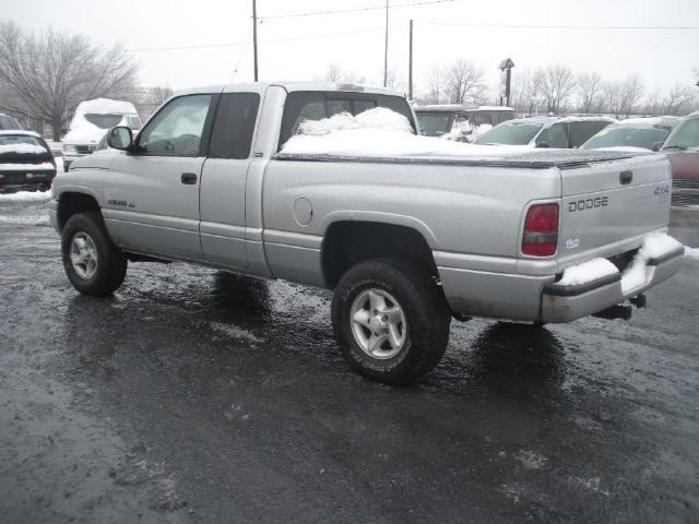 Dodge Ram Pickup 2001 photo 3
