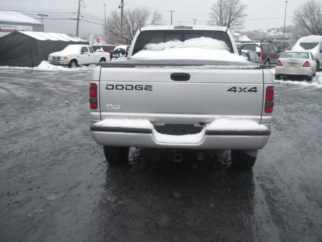 Dodge Ram Pickup 2001 photo 4