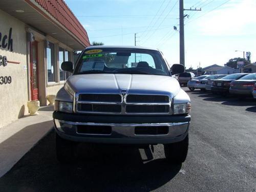 Dodge Ram Pickup 2001 photo 3