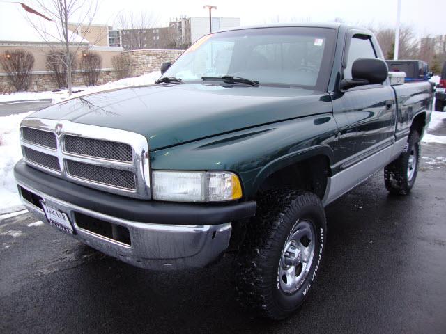 Dodge Ram Pickup 2001 photo 1