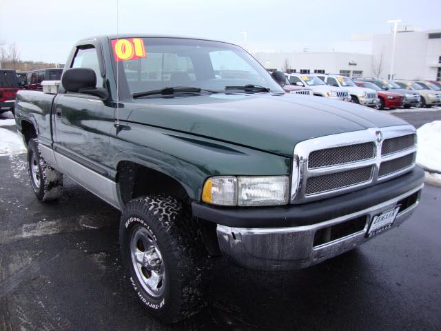 Dodge Ram Pickup 2001 photo 3