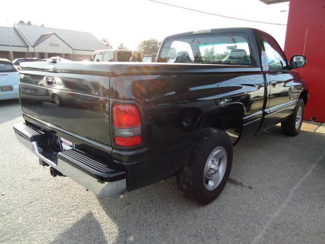 Dodge Ram Pickup 2001 photo 1