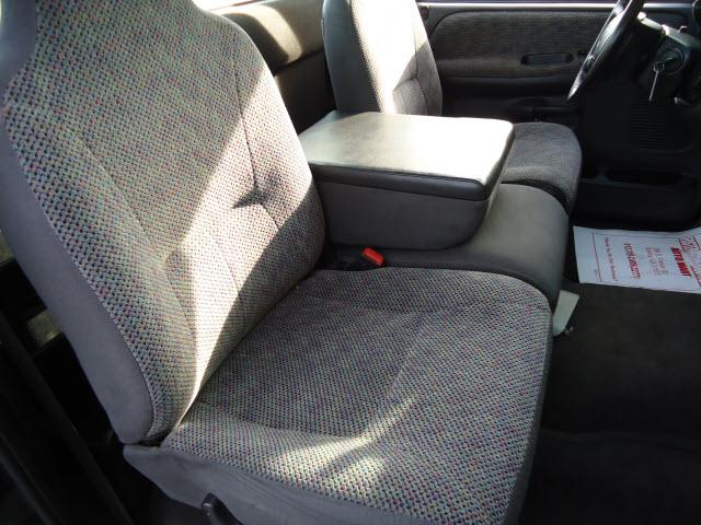 Dodge Ram Pickup 2001 photo 2