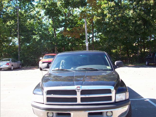 Dodge Ram Pickup 2001 photo 1