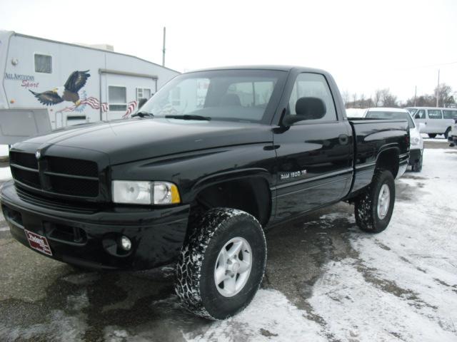 Dodge Ram Pickup 2001 photo 3