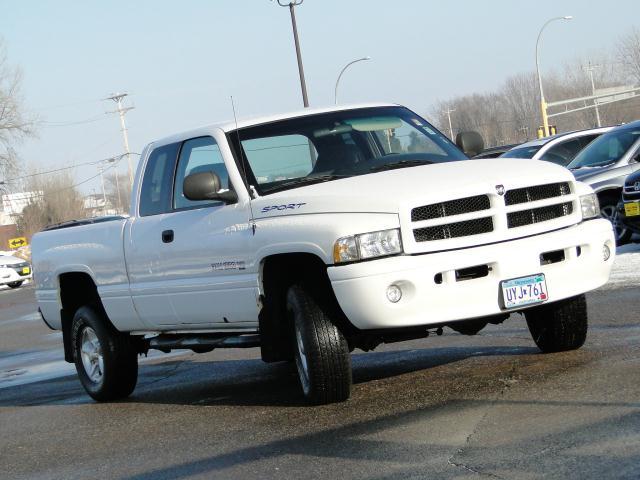 Dodge Ram Pickup 2001 photo 3