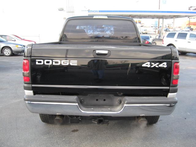 Dodge Ram Pickup 2001 photo 2