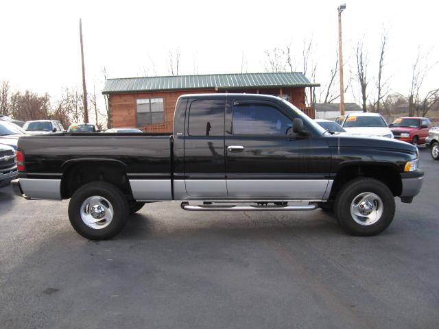 Dodge Ram Pickup 2001 photo 4