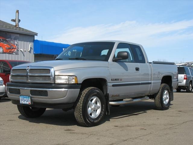 Dodge Ram Pickup 2001 photo 1