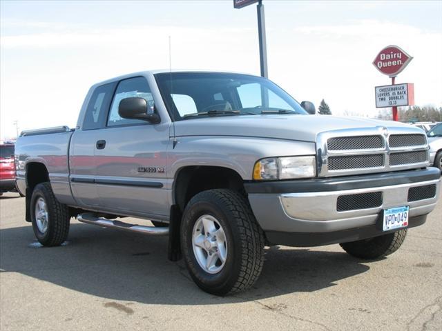 Dodge Ram Pickup 2001 photo 2
