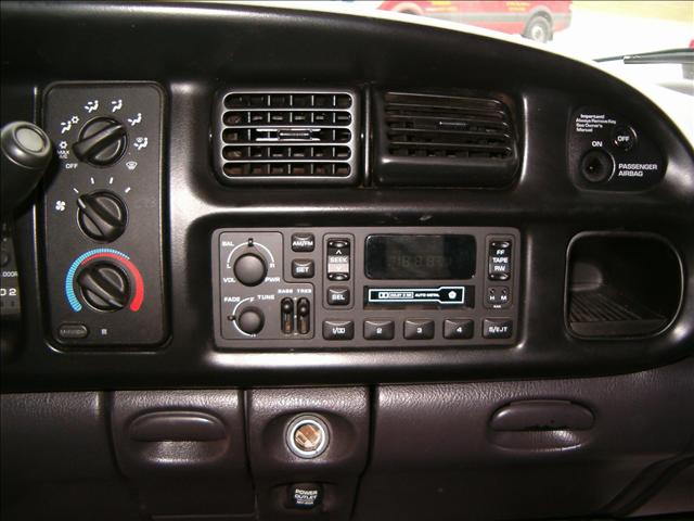 Dodge Ram Pickup 2001 photo 4