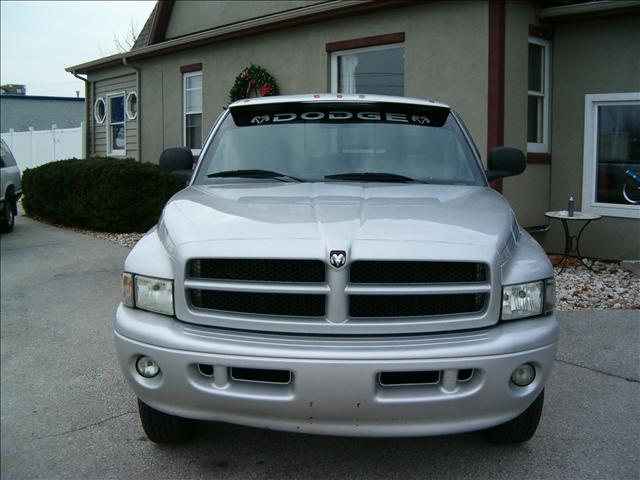 Dodge Ram Pickup 2001 photo 1