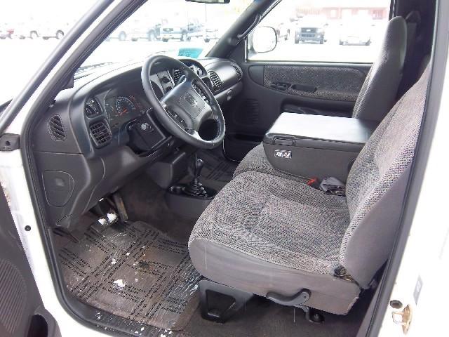 Dodge Ram Pickup 2001 photo 3