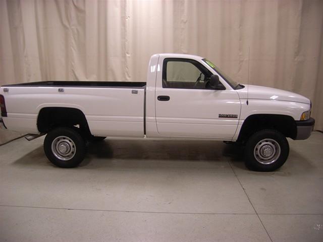 Dodge Ram Pickup 2001 photo 1