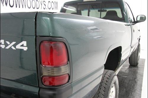 Dodge Ram Pickup 2001 photo 2