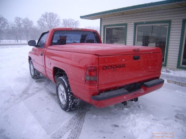 Dodge Ram Pickup 2001 photo 1