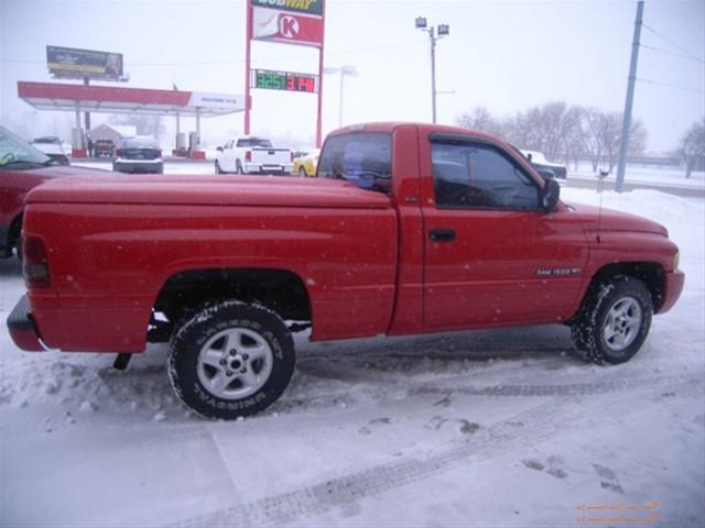 Dodge Ram Pickup 2001 photo 4