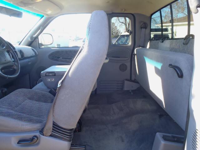 Dodge Ram Pickup 2001 photo 4