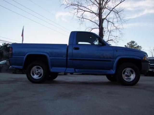 Dodge Ram Pickup 2001 photo 4