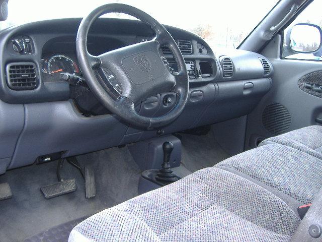 Dodge Ram Pickup 2001 photo 2