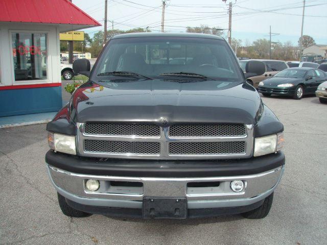 Dodge Ram Pickup 2001 photo 1