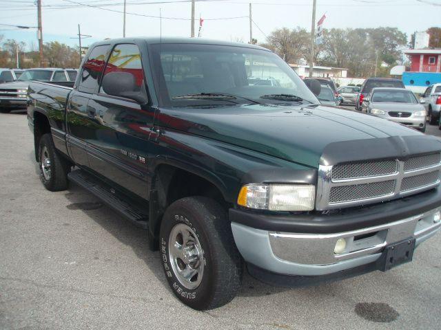 Dodge Ram Pickup 2001 photo 2