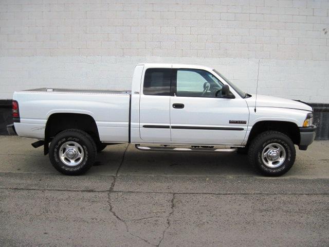 Dodge Ram Pickup 2001 photo 1