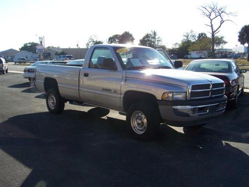 Dodge Ram Pickup 2001 photo 2